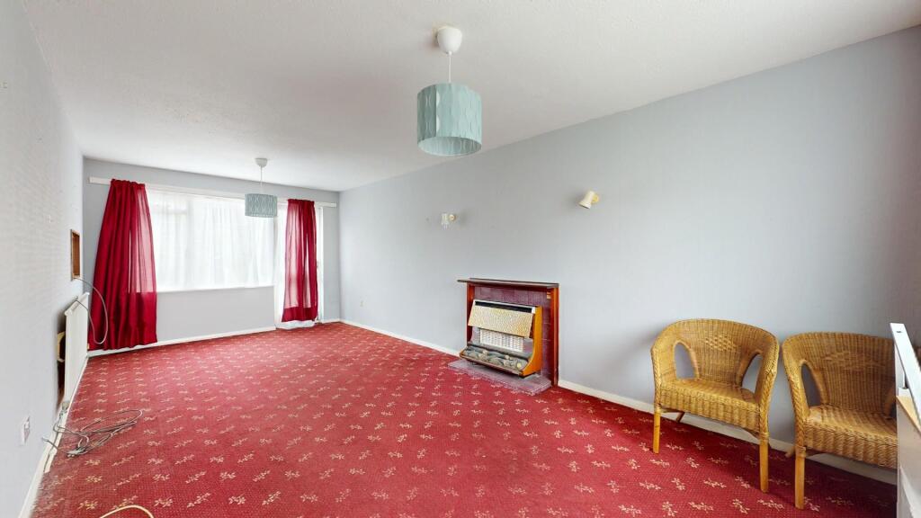 Ifield Way, Gravesend, DA12 photo 2