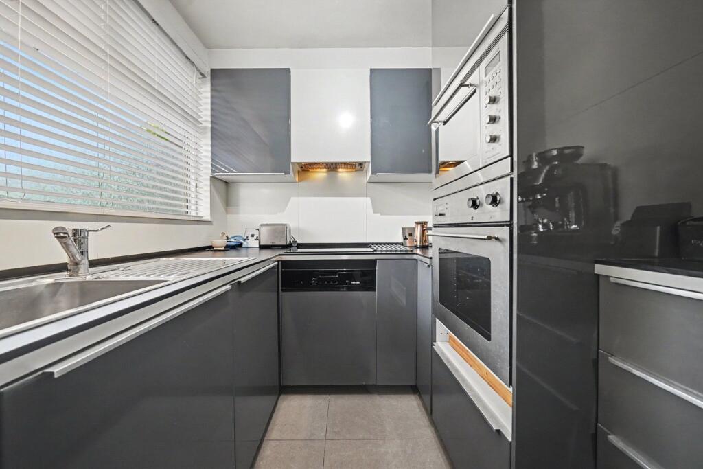 Tor Court, Kensington, W8 - View 3