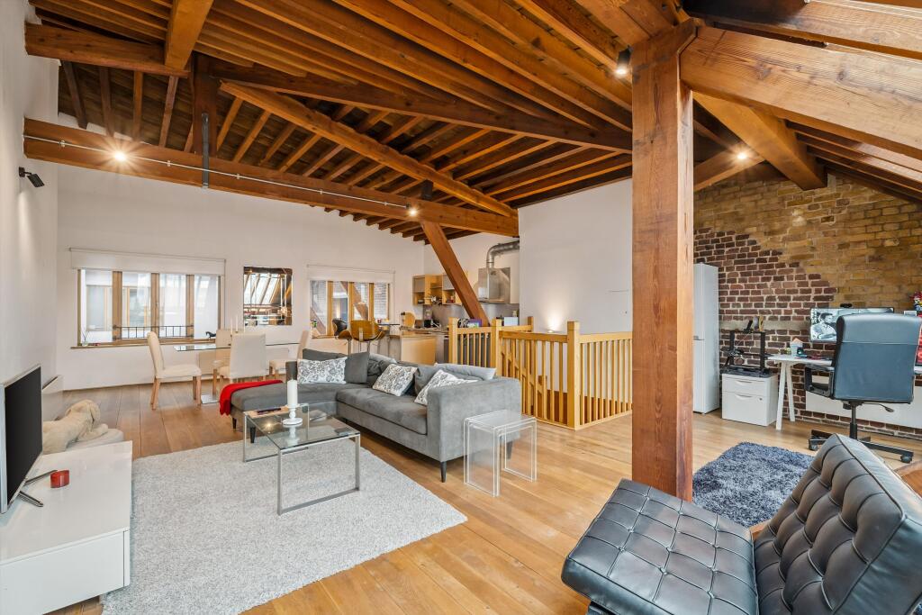 Main image of property: Port East Apartments, Hertsmere Road, London, E14