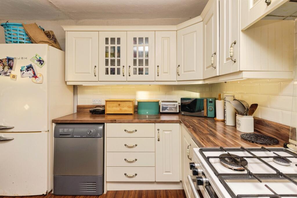 House in Bradford, West Yorkshire - View 5