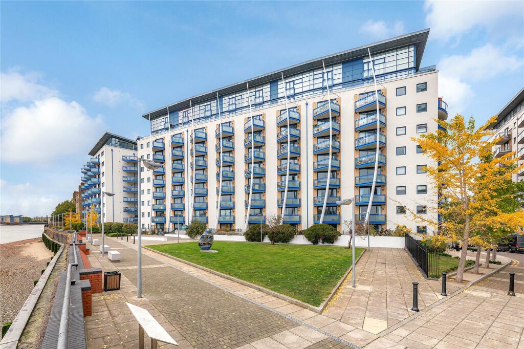 3-bed flat on Newton Place, London, E14, £1,500,000