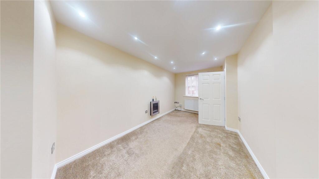 House in Bradford, West Yorkshire - View 3