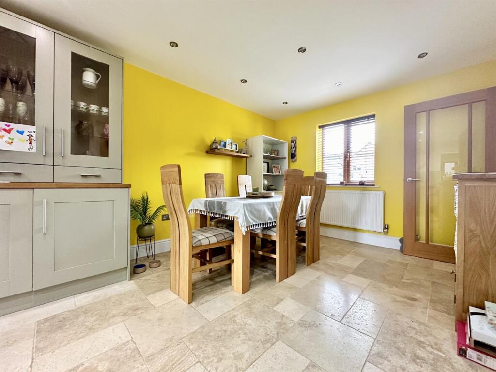 Chessgrove Lane, Longhope photo 3