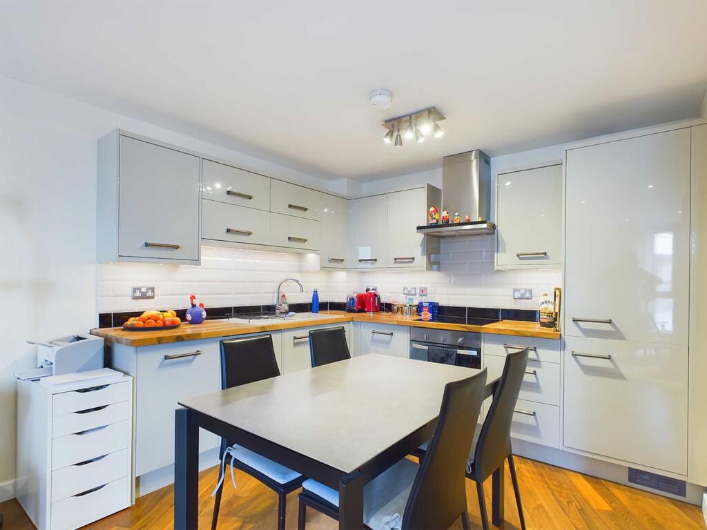 Apartment in London, Bankside, Elephant and Castle - View 4