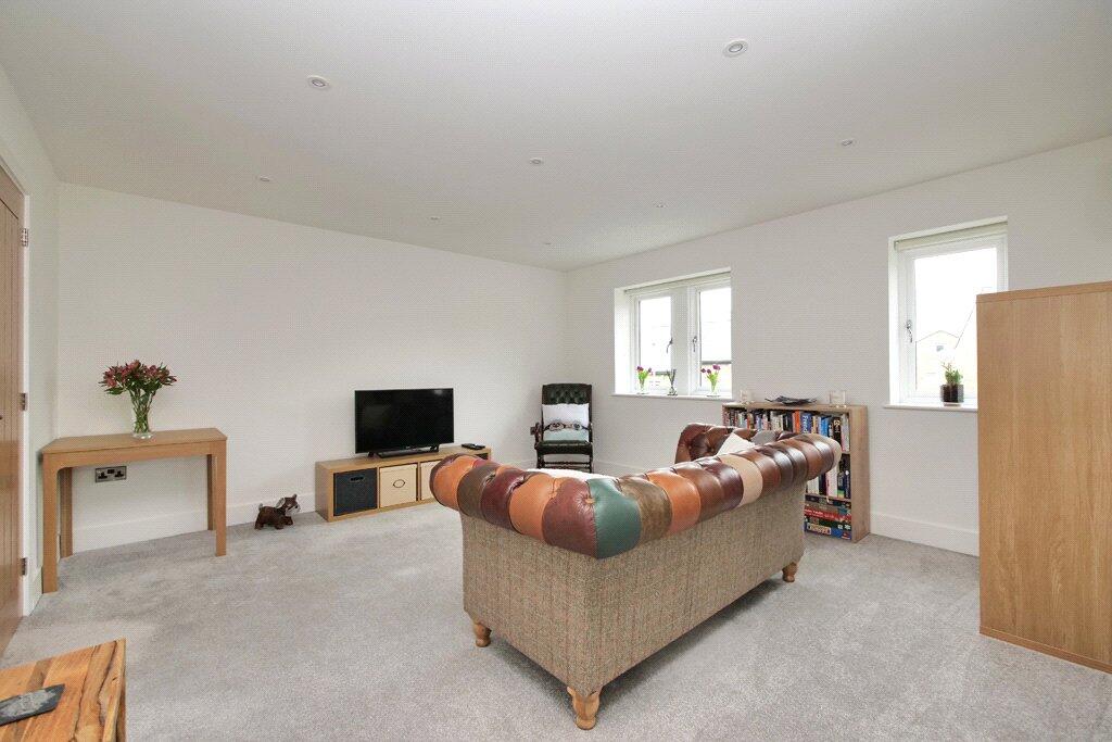 11 Lister Crescent, Embsay, Skipton, North Yorkshire, BD23 6FL photo 3