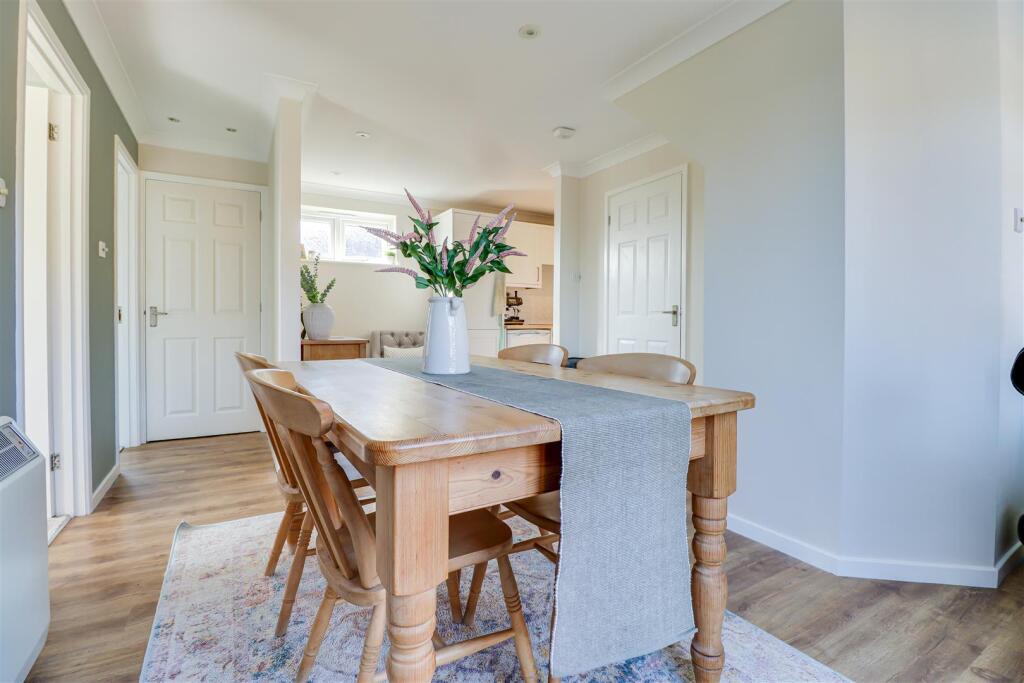 London Road, Hadleigh, Benfleet photo 4