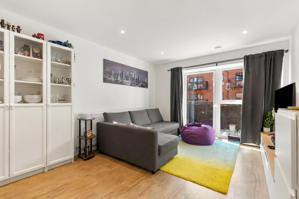 Apartment in Twickenham - View 5