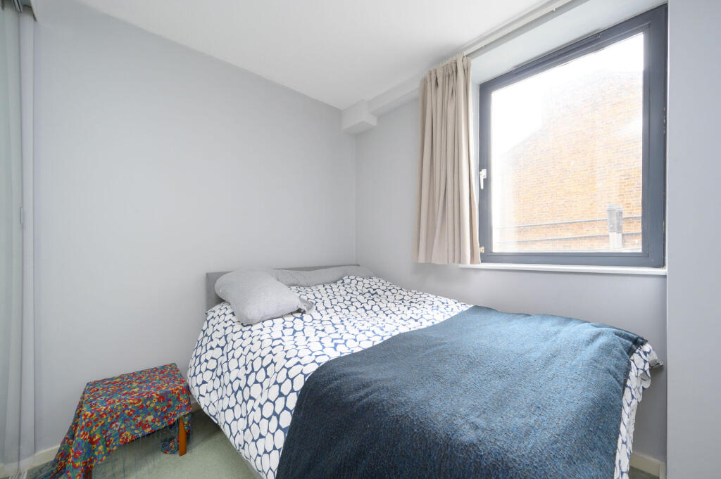 Apartment in London - More