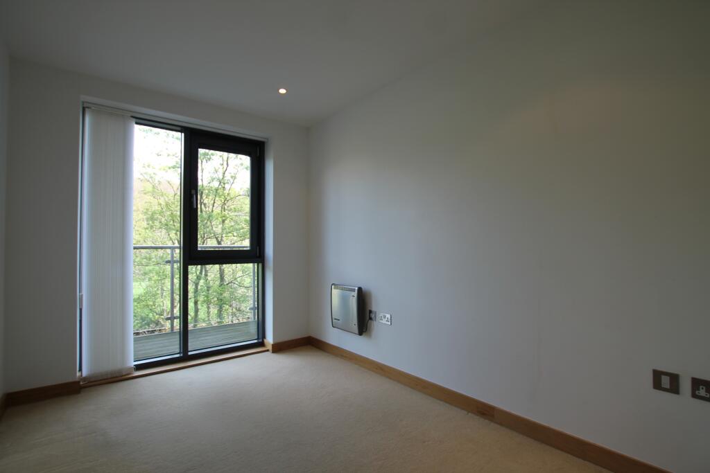 Apartment in Bradford - View 5