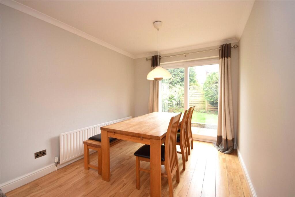 Summerhill Place, Leeds, West Yorkshire photo 4
