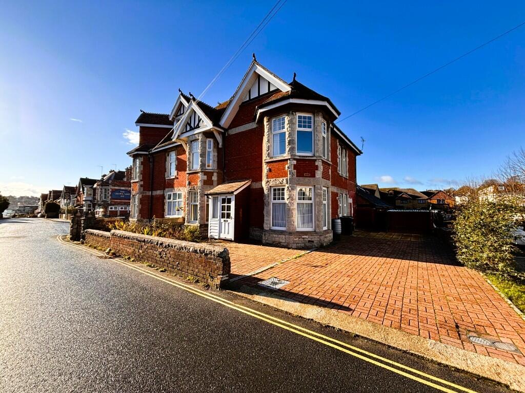 2-bed flat on Ulwell Road, Swanage, Dorset, BH19, £285,000