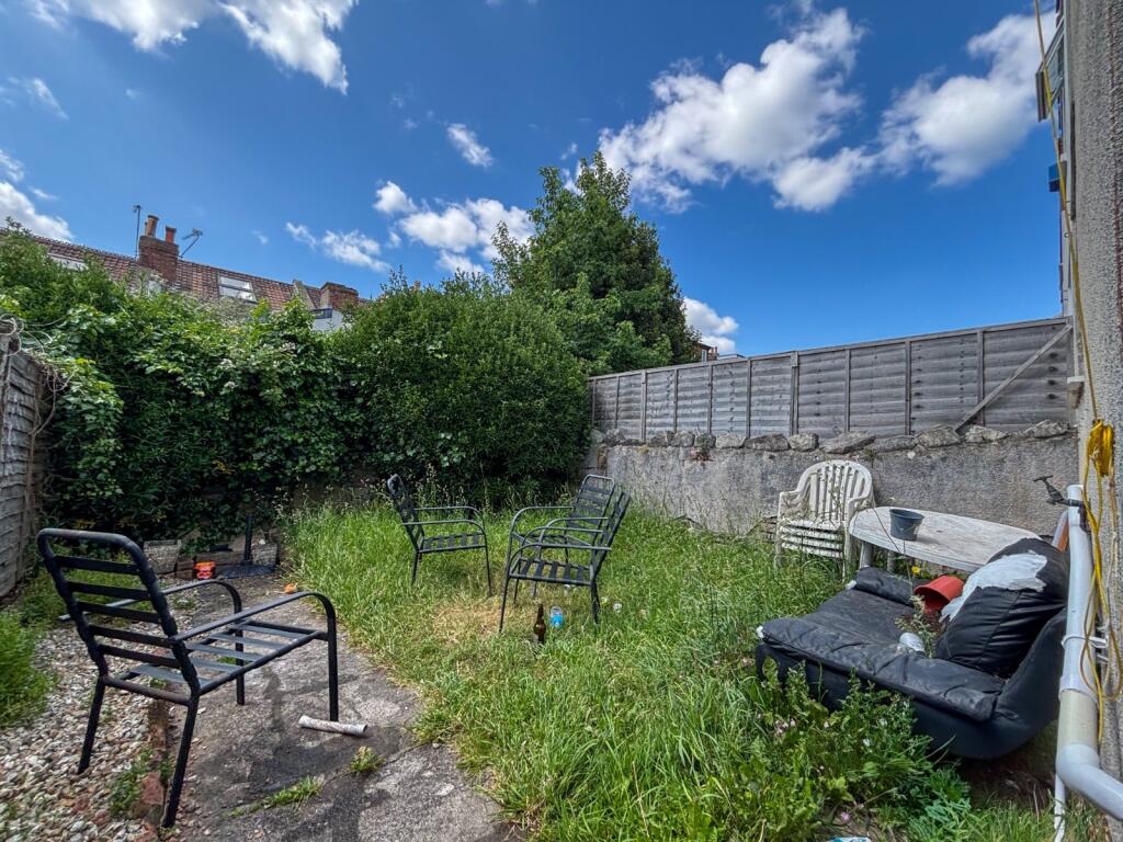 5 bedroom terraced house for rent