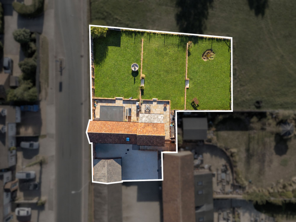 House in Bierton, Buckinghamshire - View 2