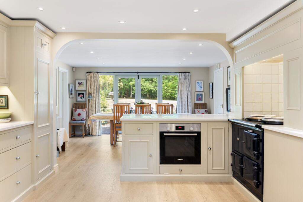 House in Waverley, Highstreet Green, Chiddingfold - View 5