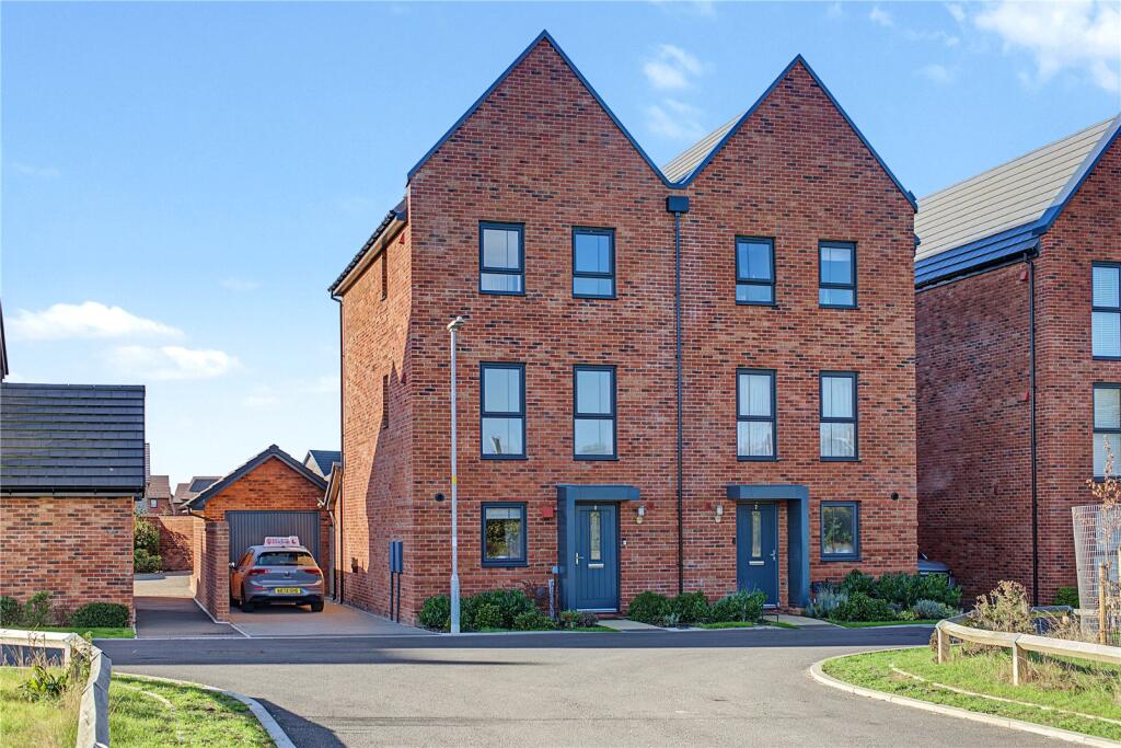 4-bed semi-detached on Russet Close, Wichelstowe, Swindon, Wiltshire, SN1, £410,000