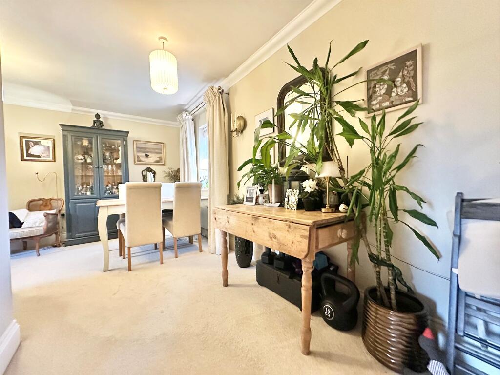 House in Swindon - View 5