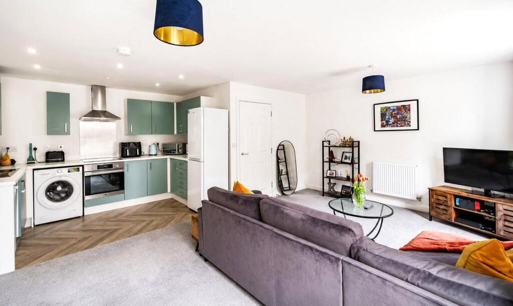 Apartment in Arun, Barnham and Eastergate - View 4