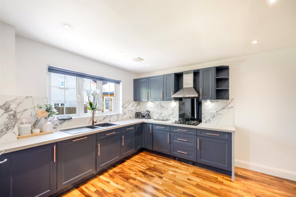 8 Colliers Way, Whins of Milton, FK7 photo 4
