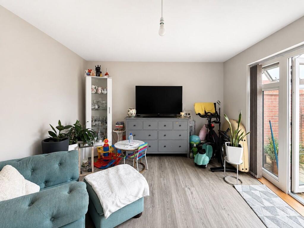 House in Rugby, Houlton - View 5