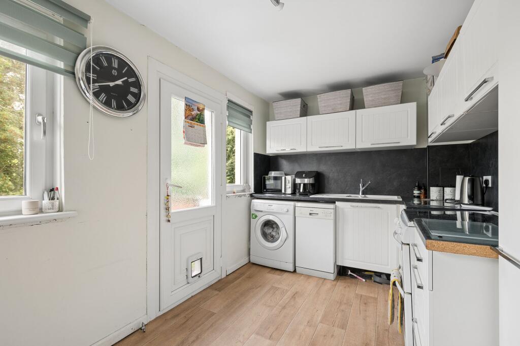 House in Glasgow, East Renfrewshire - More