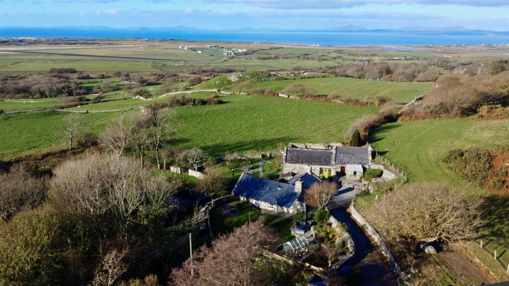 5-bed detached on Llanbedr, LL45, £765,000