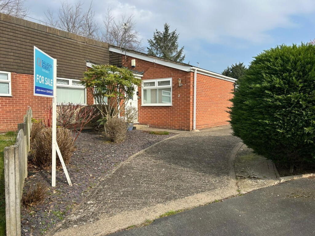 Main image of property: Glen Road, Great Sutton, Ellesmere Port, CH66 4XB