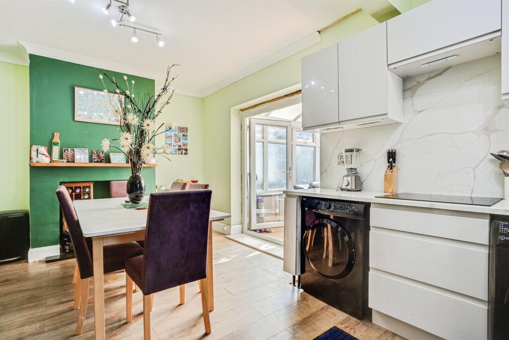 House in Wakefield, Crofton - View 4