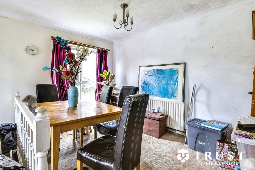 House in Kirklees, Northorpe, Mirfield - More