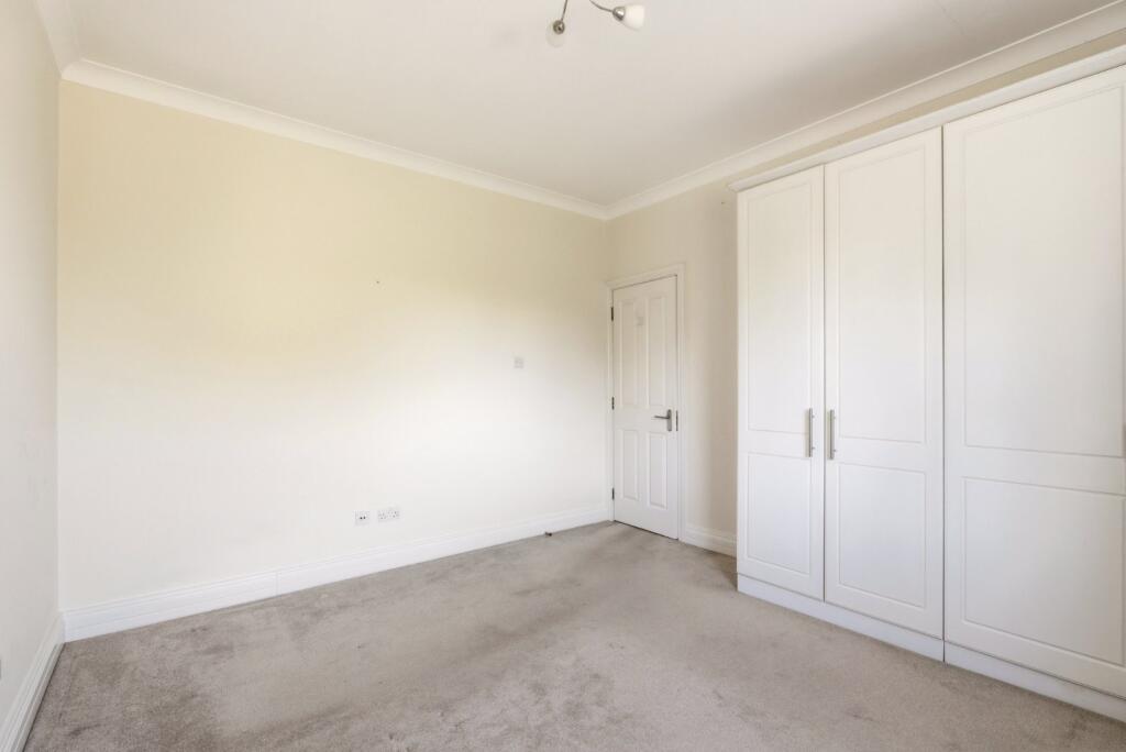 Apartment in St Albans, Colney Heath - More