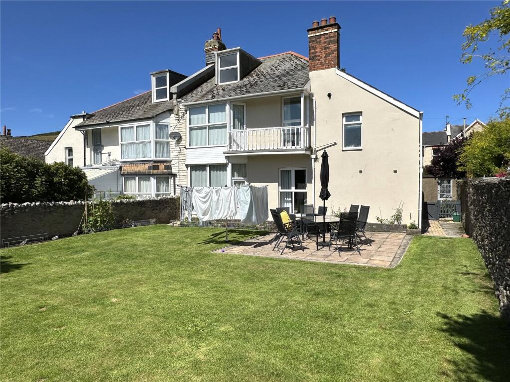 Broad Park Avenue, Ilfracombe, EX34 photo 3
