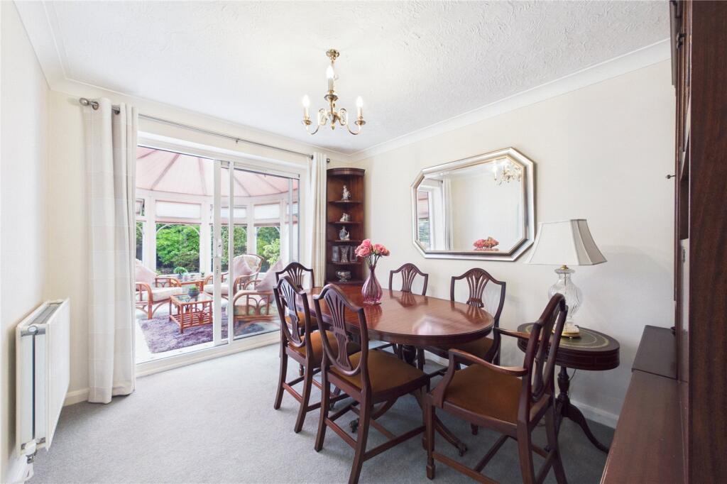 House in Spencers Wood, Shinfield - More