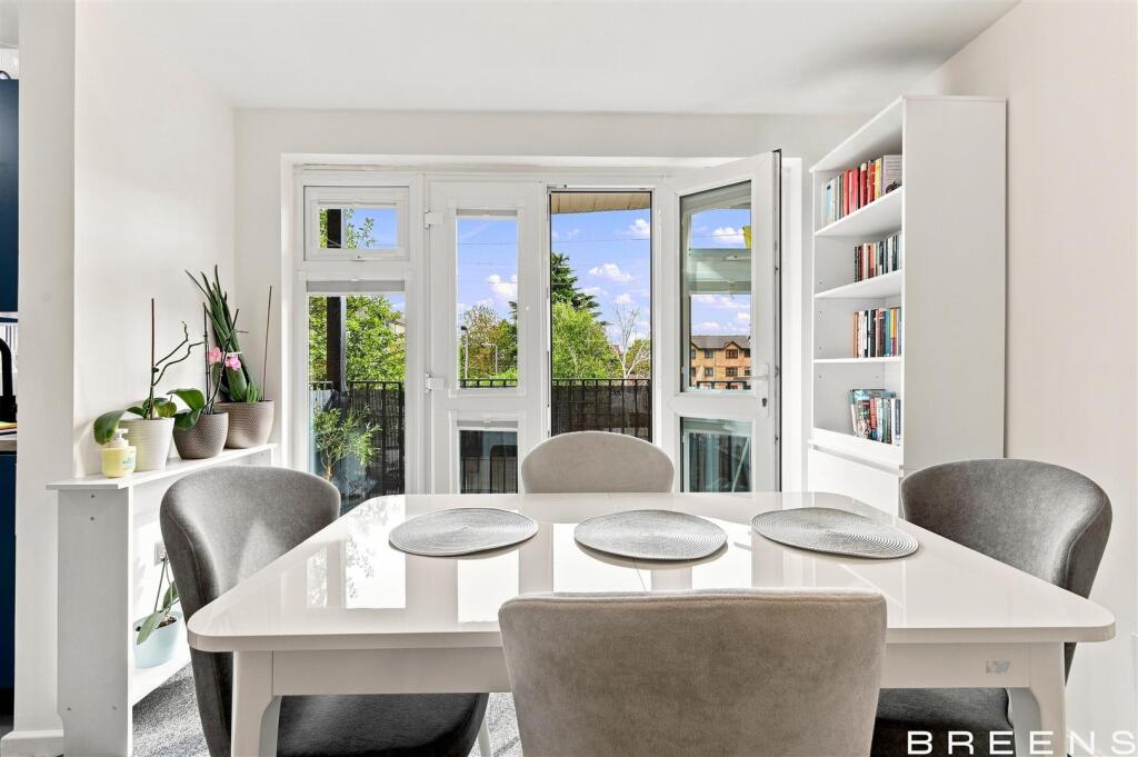 Apartment in Enfield - View 5