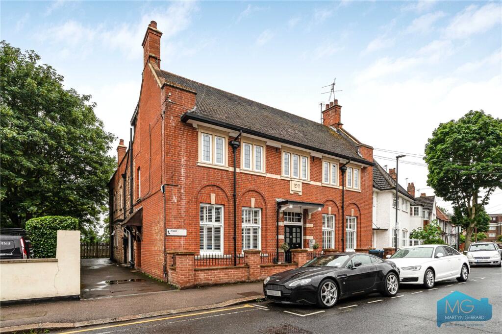 Main image of property: Queens Avenue, London, N21
