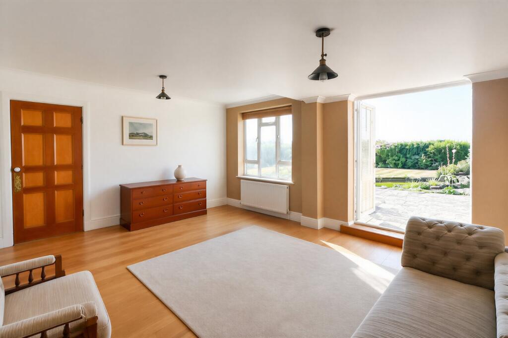 House in Worthing, West Sussex - More