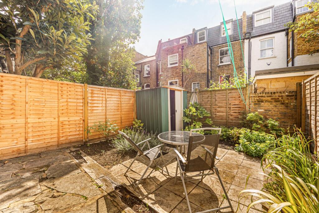 Apartment in London - View 3