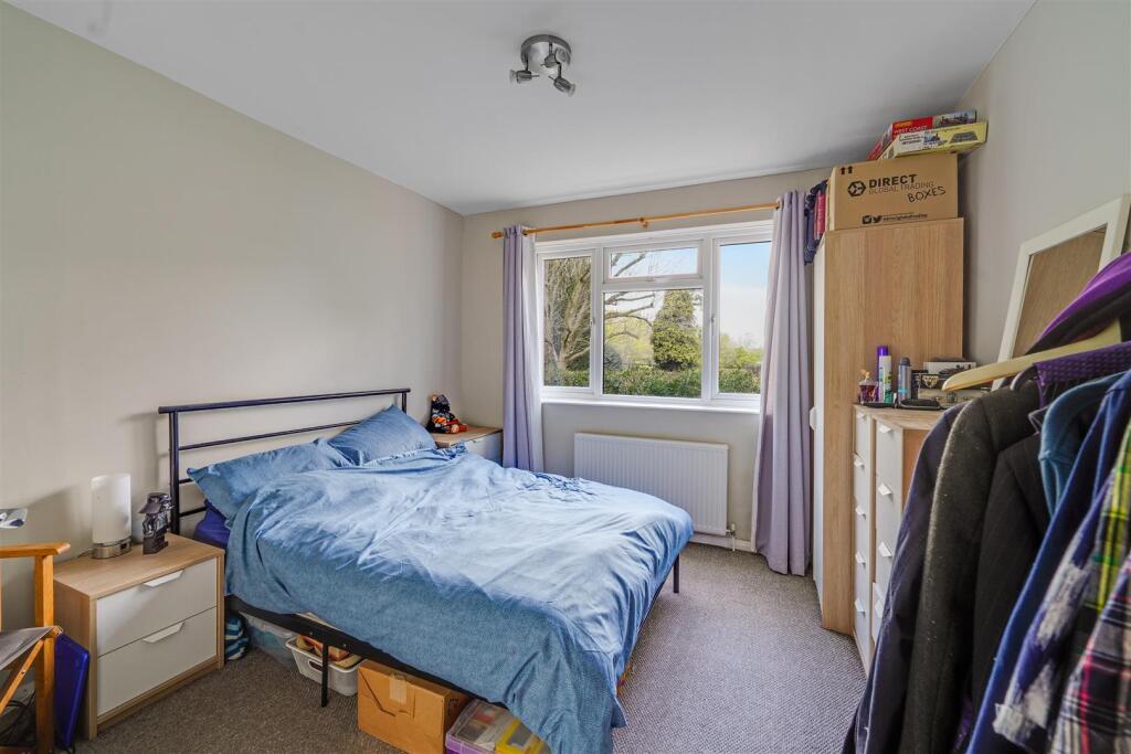 Apartment in Twickenham - More
