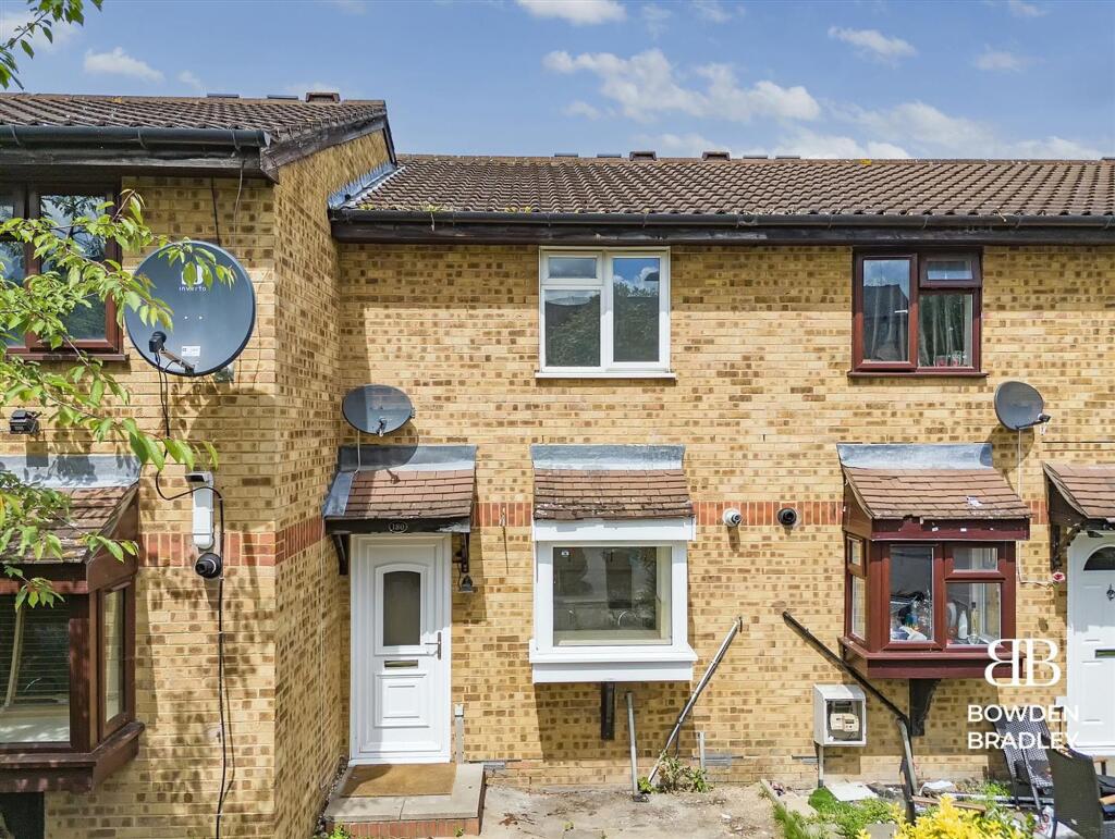 Overton Drive, Romford, RM6 photo 4