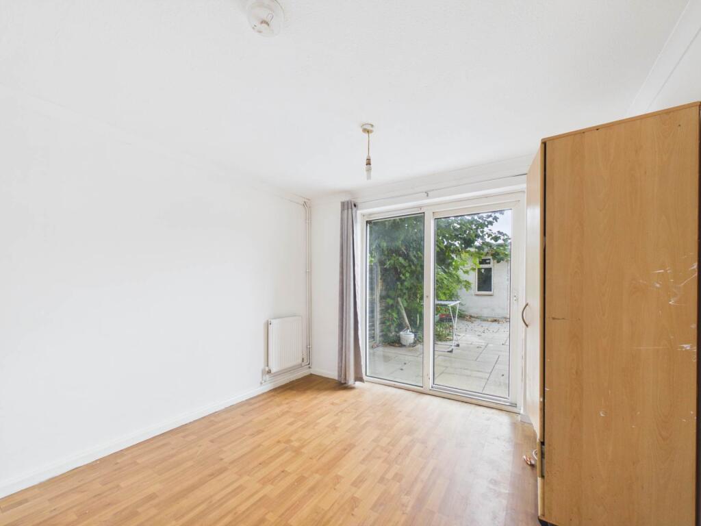 House in Redhill - View 5