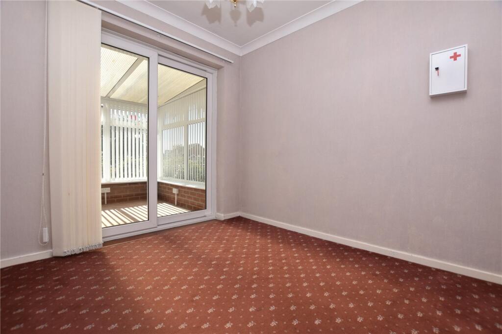 House in Leeds, Gildersome - More