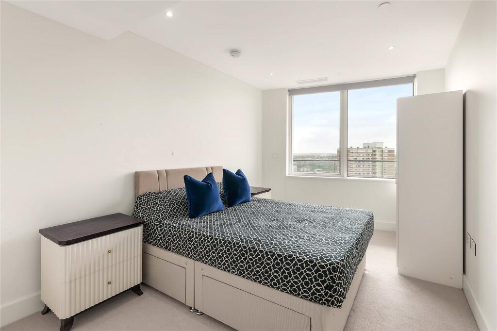 Lombard Wharf, Vicarage Crescent, Battersea, London, SW11 photo 4