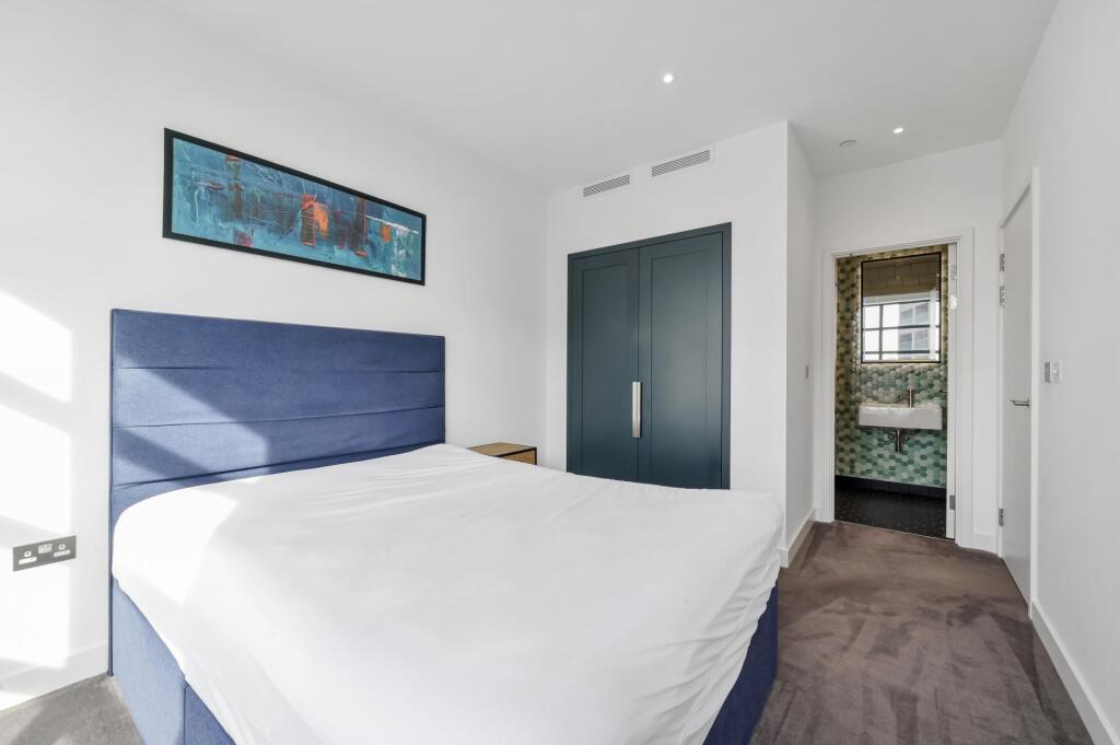 Apartment in London - More