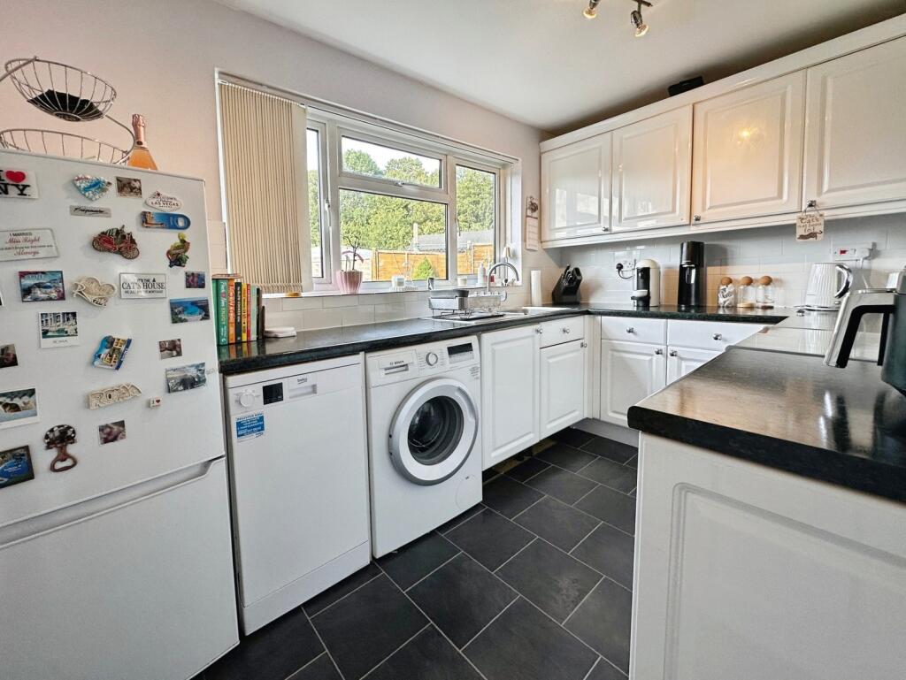 House in Basingstoke and Deane, Basingstoke - View 4
