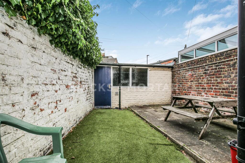 House in Newcastle upon Tyne - View 5
