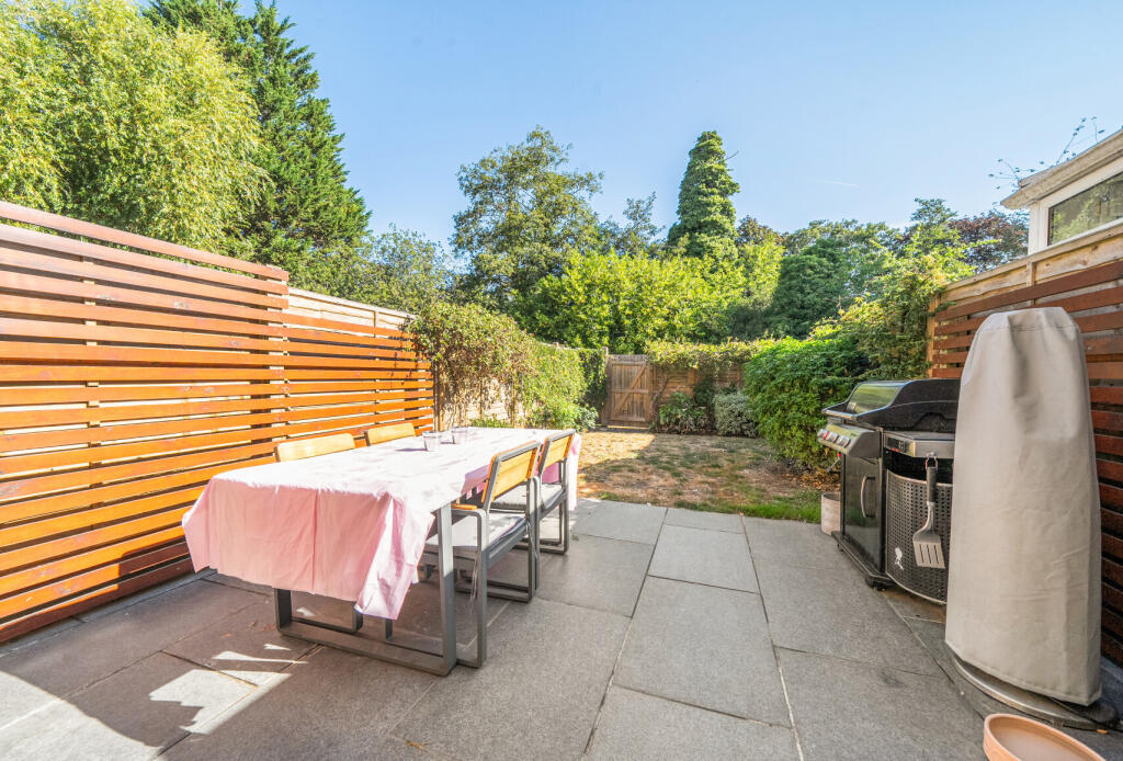 House in Sevenoaks, Montreal Park, Riverhead - View 4