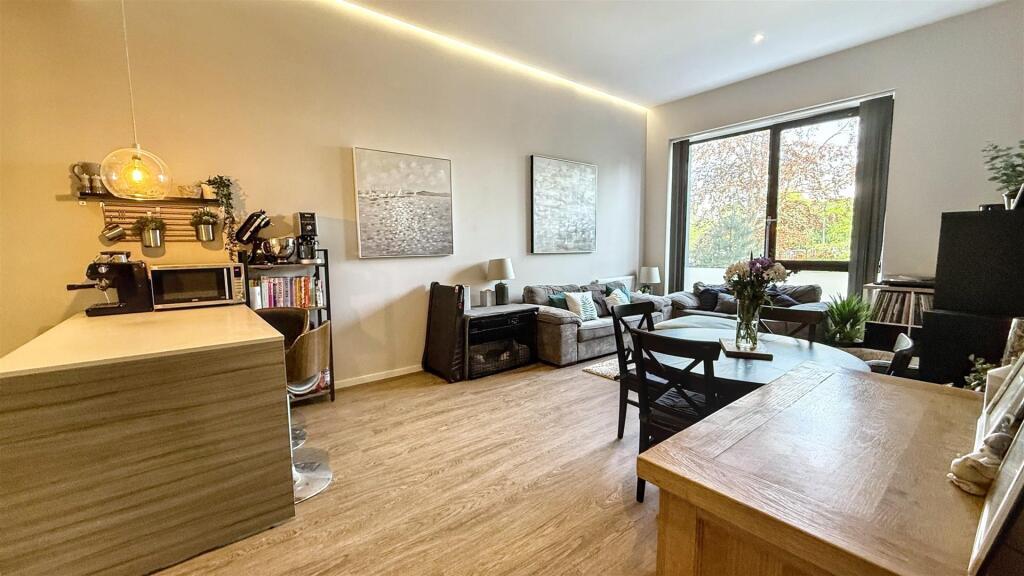 Apartment in Birmingham, Bournville - View 5