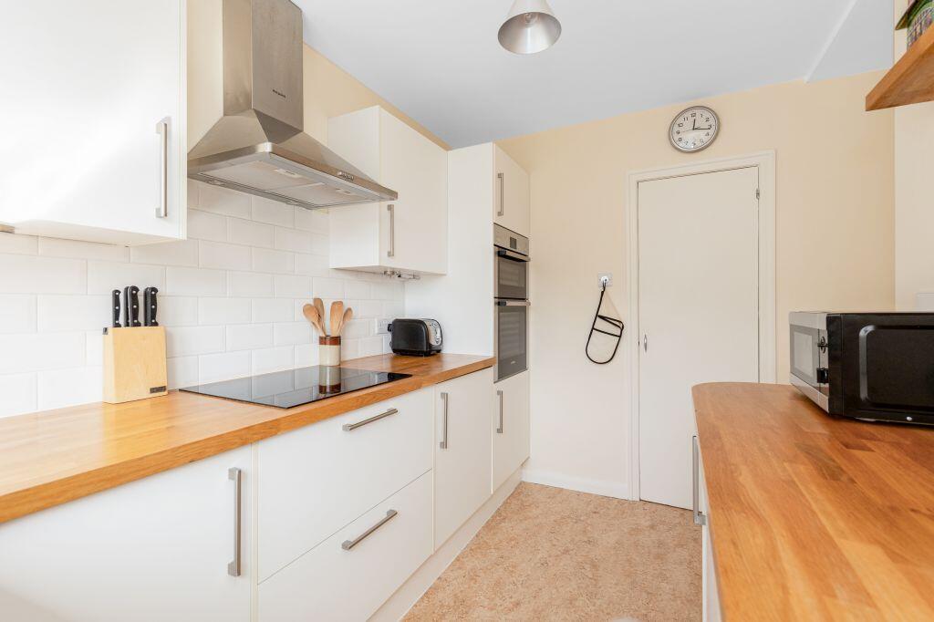 Apartment in Edinburgh - More