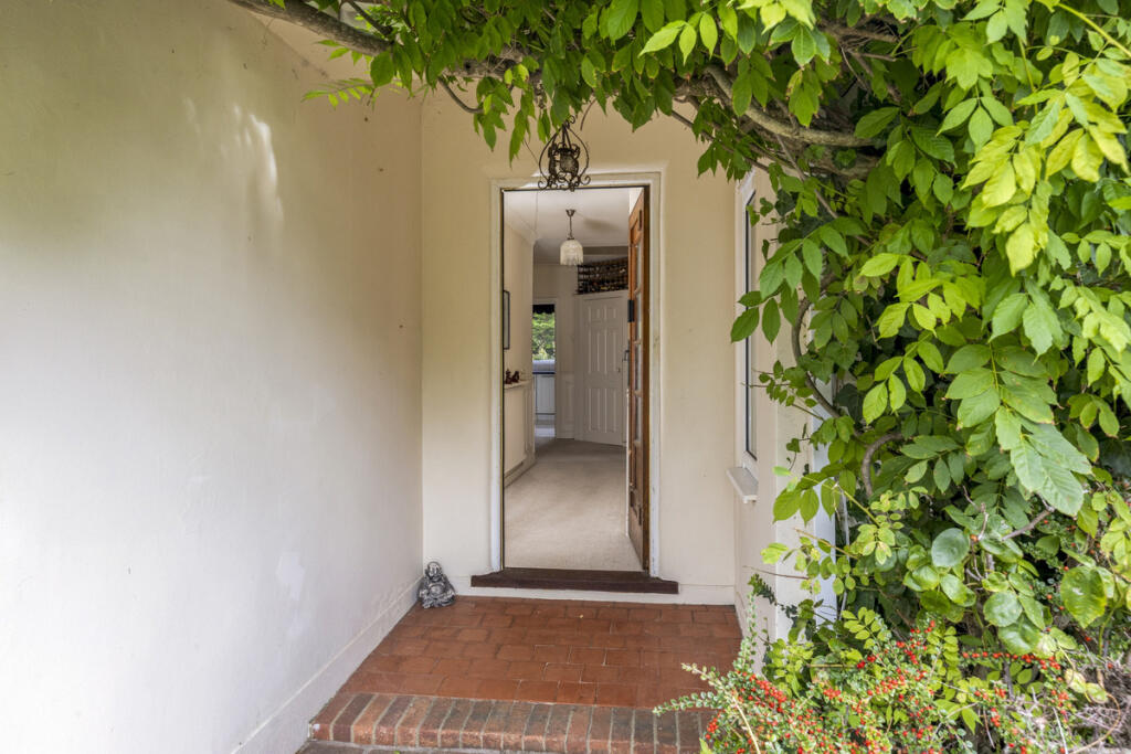 Chalet Road, Worthing, BN12 photo 2
