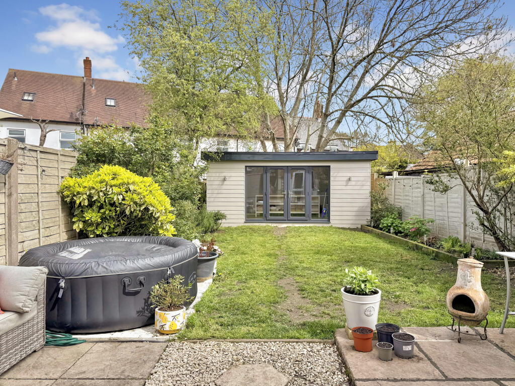 Nursery Road, Ringwood, BH24 photo 2