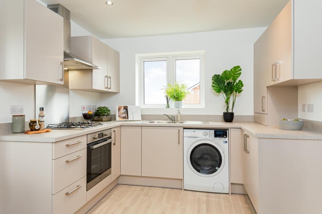 1-bed flat on Brockhills Lane, New Milton, £161,000