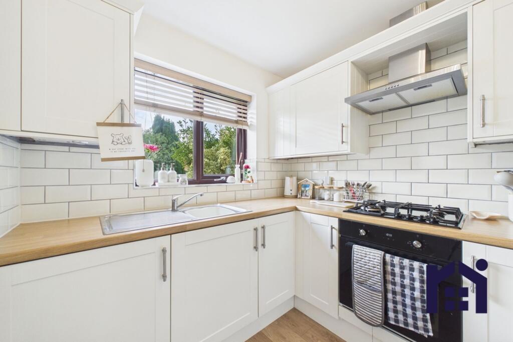 Fernleigh, Leyland, PR26 7AL photo 3